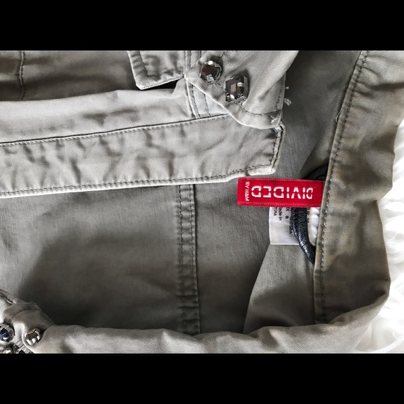 Vest - Picture 6 of 6